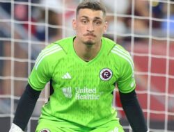 Chelsea Akan Menandatangani MLS GK Djordje Petrovic