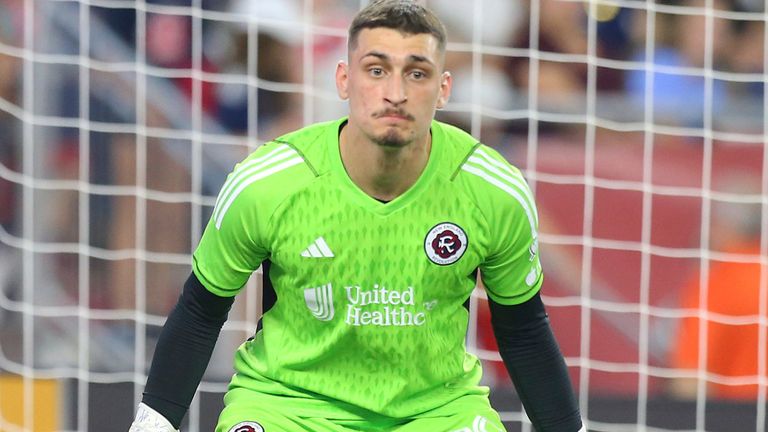 Chelsea Akan Menandatangani MLS GK Djordje Petrovic