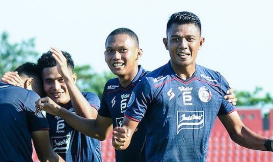 Pelatih Arema Keluhkan Kondisi Stadion