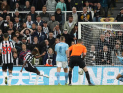 Isak Mencetak Gol Saat Newcastle Menyingkirkan Man City Dari Piala Carabao