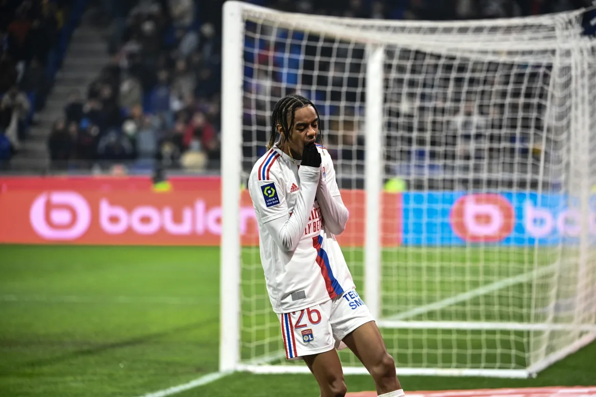 Lyon Winger Bradley Barcola Tanda Untuk PSG